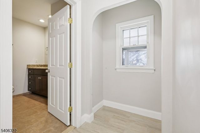 72 Washington Ave, Elmwood Park Boro, NJ 07407