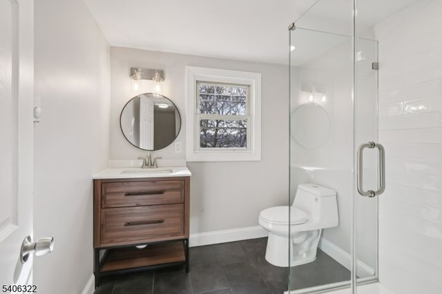 72 Washington Ave, Elmwood Park Boro, NJ 07407