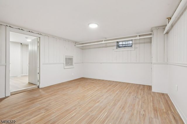 72 Washington Ave, Elmwood Park Boro, NJ 07407