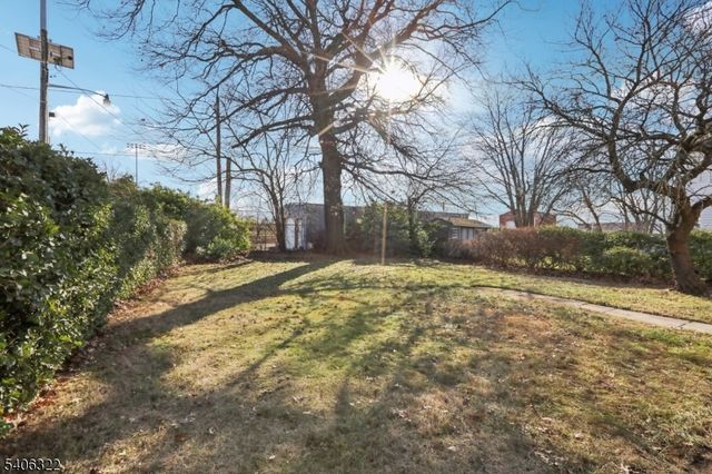 72 Washington Ave, Elmwood Park Boro, NJ 07407