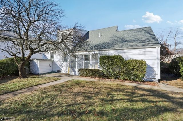 72 Washington Ave, Elmwood Park Boro, NJ 07407