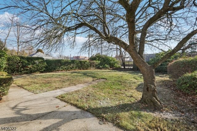 72 Washington Ave, Elmwood Park Boro, NJ 07407