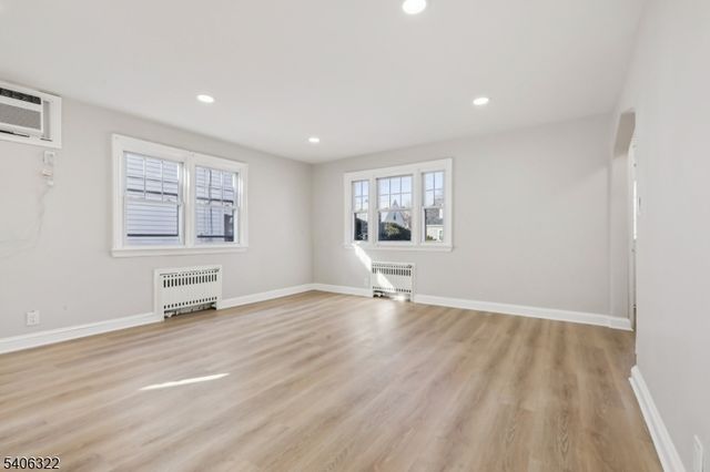 72 Washington Ave, Elmwood Park Boro, NJ 07407