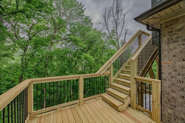 701 Harpeth Knoll Ct, Nashville, TN 37221