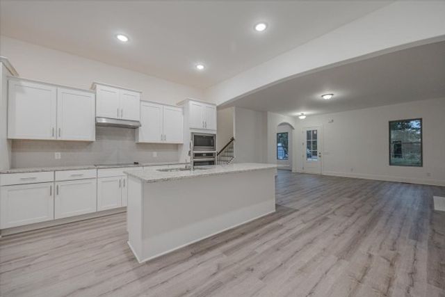 701 Harpeth Knoll Ct, Nashville, TN 37221