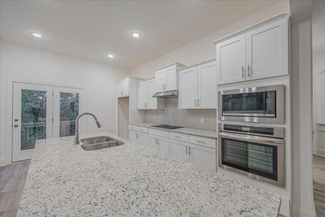 701 Harpeth Knoll Ct, Nashville, TN 37221