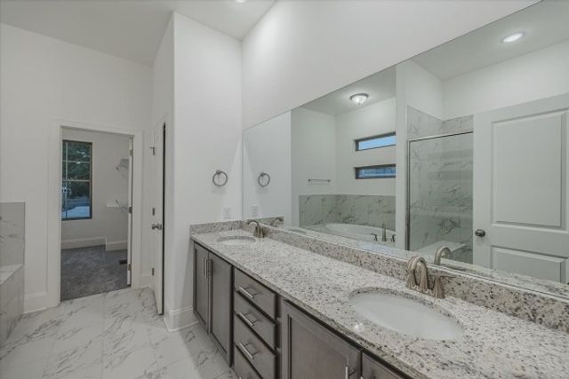 701 Harpeth Knoll Ct, Nashville, TN 37221