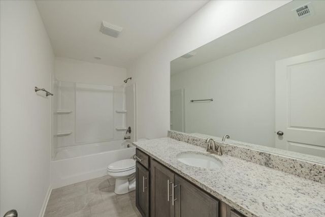 701 Harpeth Knoll Ct, Nashville, TN 37221