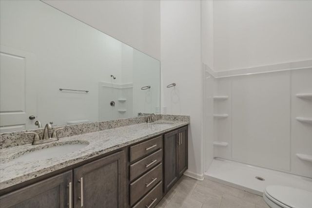 701 Harpeth Knoll Ct, Nashville, TN 37221