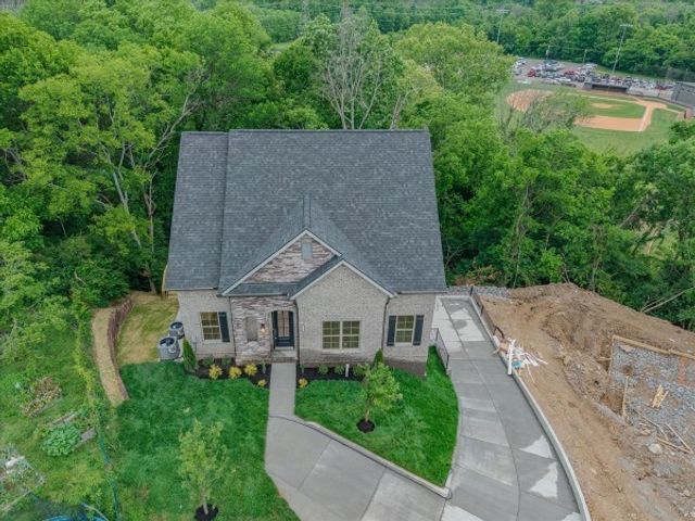 701 Harpeth Knoll Ct, Nashville, TN 37221