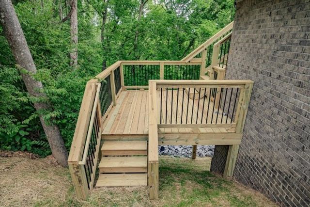 701 Harpeth Knoll Ct, Nashville, TN 37221