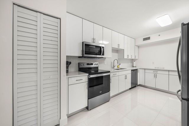 7145 Promenade Drive 101, Boca Raton, FL 33433