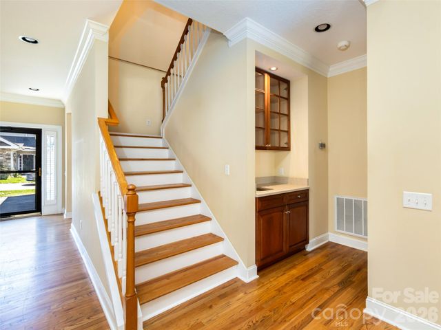 124 Towne Place Drive, Hendersonville, NC 28792