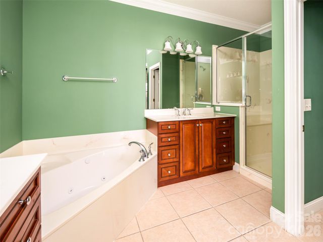 124 Towne Place Drive, Hendersonville, NC 28792