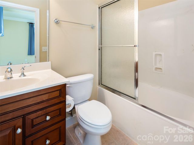 124 Towne Place Drive, Hendersonville, NC 28792