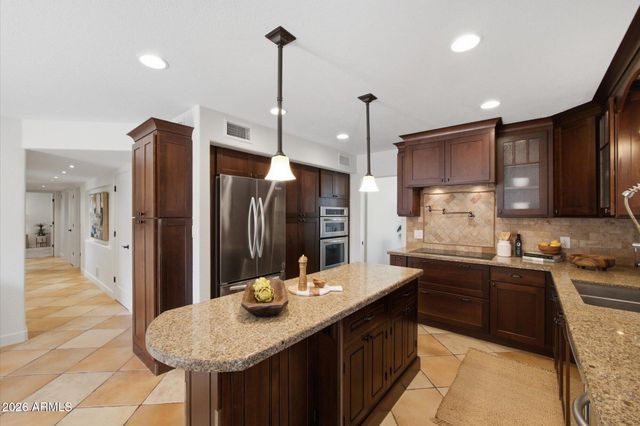 15811 E RICHWOOD Avenue, Fountain Hills, AZ 85268
