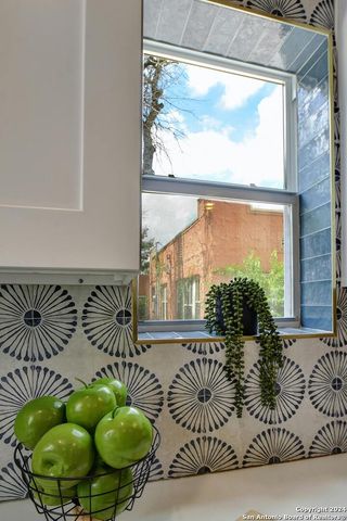 1510 STEVES AVE, San Antonio, TX 78210