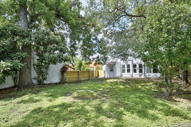 1510 STEVES AVE, San Antonio, TX 78210