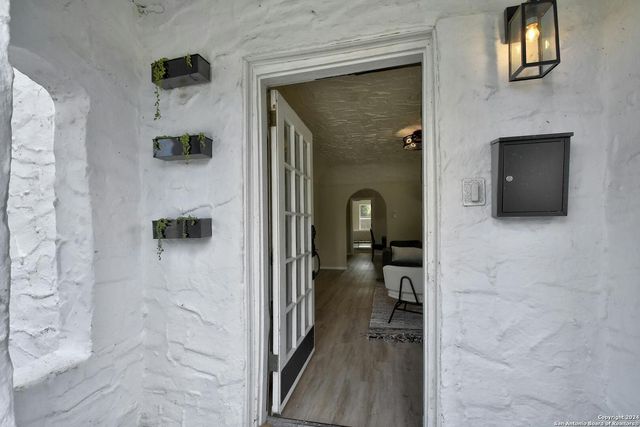 1510 STEVES AVE, San Antonio, TX 78210