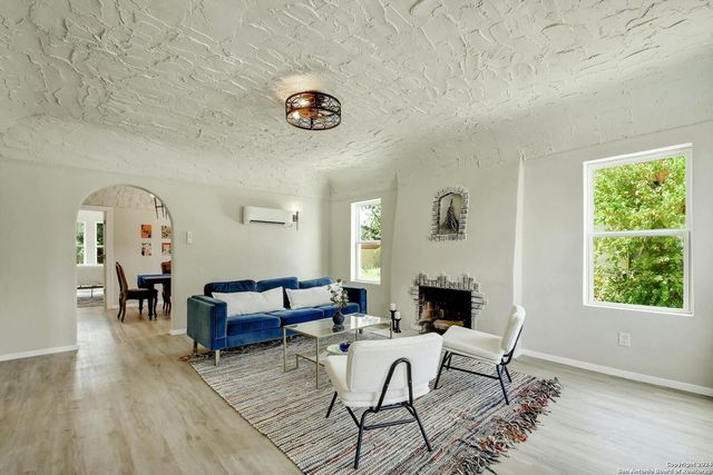 1510 STEVES AVE, San Antonio, TX 78210