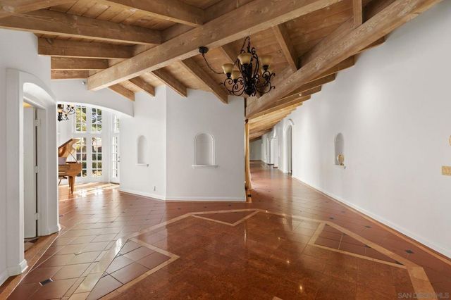 9450 La Jolla Farms Road, La Jolla, CA 92037