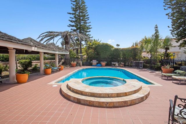 9450 La Jolla Farms Road, La Jolla, CA 92037