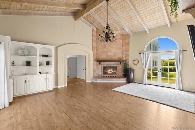 9450 La Jolla Farms Road, La Jolla, CA 92037