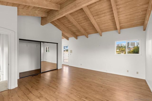 9450 La Jolla Farms Road, La Jolla, CA 92037
