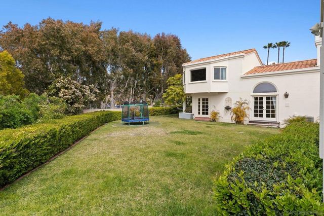 9450 La Jolla Farms Road, La Jolla, CA 92037