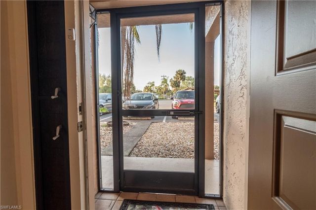 2069 W Lakeview BLVD E1, North Fort Myers, FL 33903