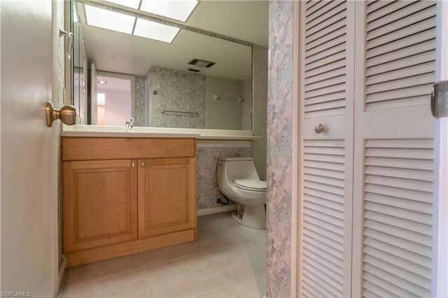 2069 W Lakeview BLVD E1, North Fort Myers, FL 33903