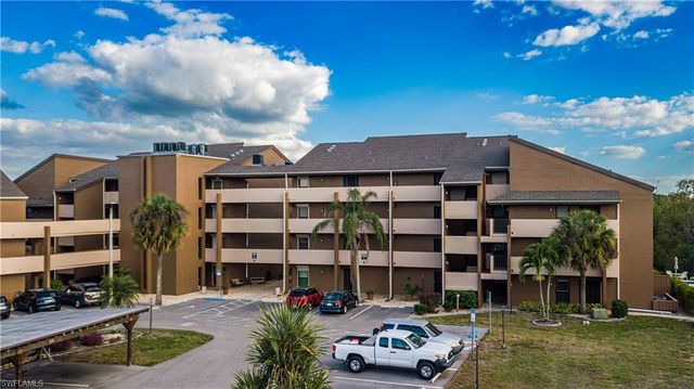 2069 W Lakeview BLVD E1, North Fort Myers, FL 33903