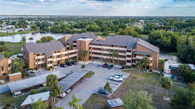 2069 W Lakeview BLVD E1, North Fort Myers, FL 33903