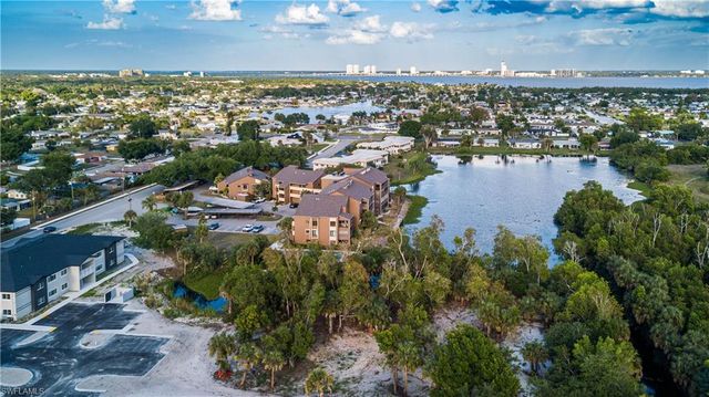 2069 W Lakeview BLVD E1, North Fort Myers, FL 33903