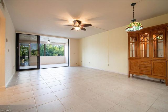 2069 W Lakeview BLVD E1, North Fort Myers, FL 33903