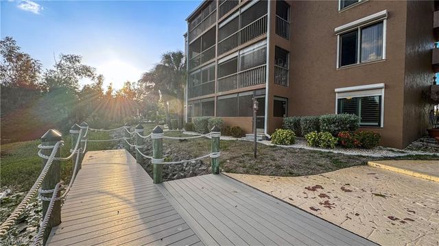 2069 W Lakeview BLVD E1, North Fort Myers, FL 33903
