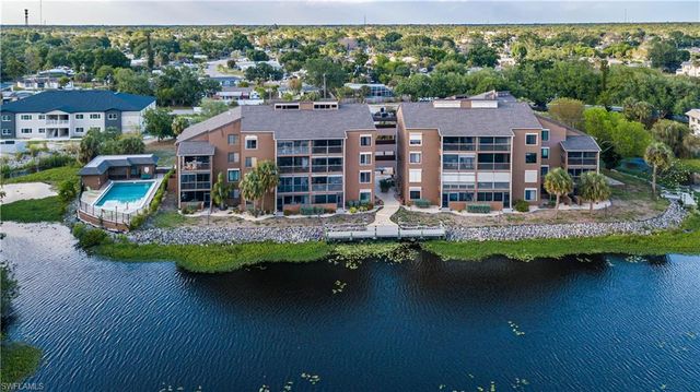 2069 W Lakeview BLVD E1, North Fort Myers, FL 33903