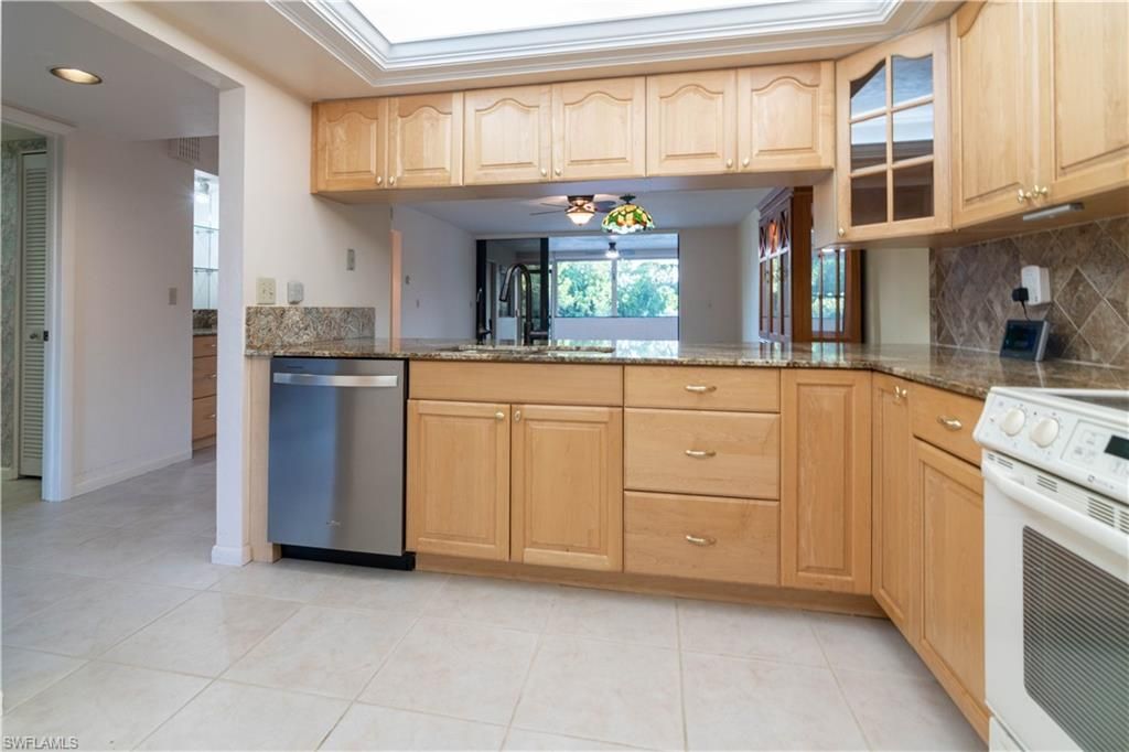 2069 W Lakeview BLVD E1, NORTH FORT MYERS, FL 33903 — photo 2