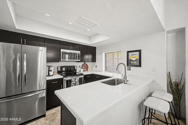 1333 E MORTEN Avenue 206, Phoenix, AZ 85020