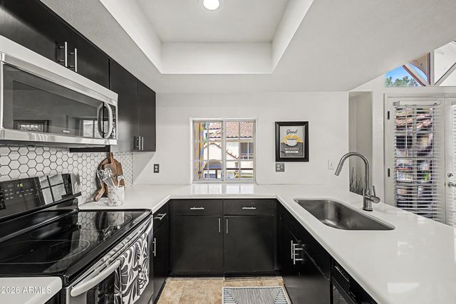 1333 E MORTEN Avenue 206, Phoenix, AZ 85020