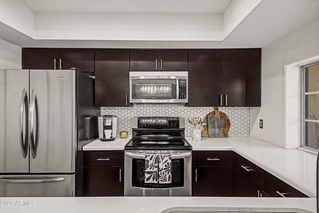 1333 E MORTEN Avenue 206, Phoenix, AZ 85020