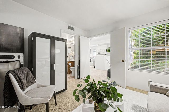 1333 E MORTEN Avenue 206, Phoenix, AZ 85020