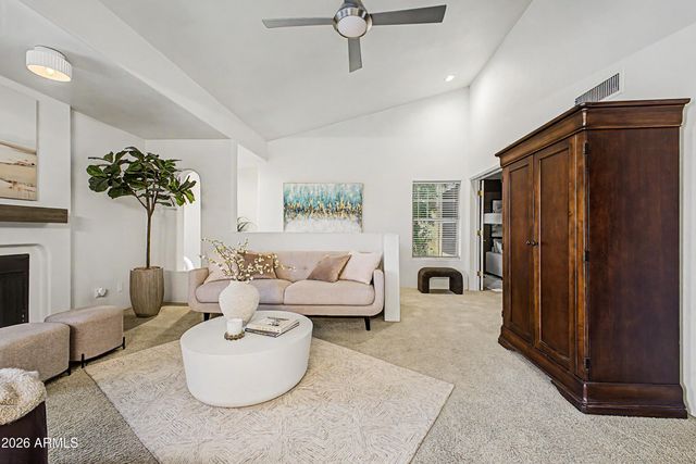 1333 E MORTEN Avenue 206, Phoenix, AZ 85020