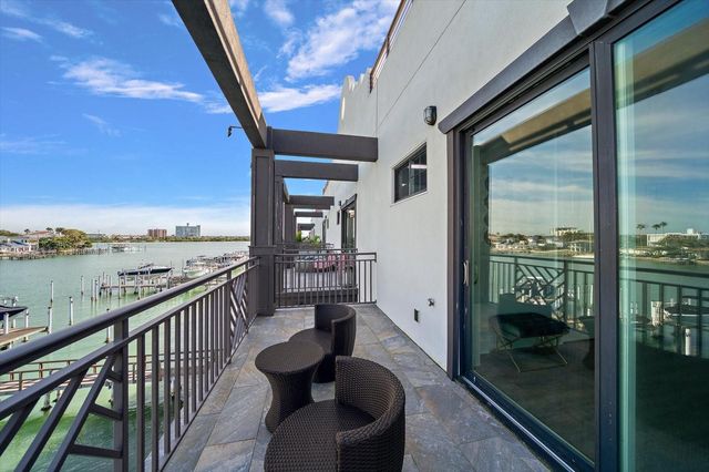 158 BRIGHTWATER DRIVE 2, Clearwater Beach, FL 33767