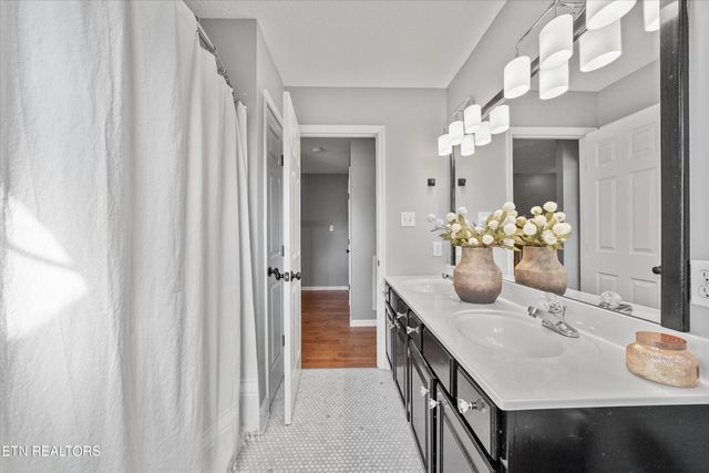 3438 Bridlebrooke Drive, Knoxville, TN 37938