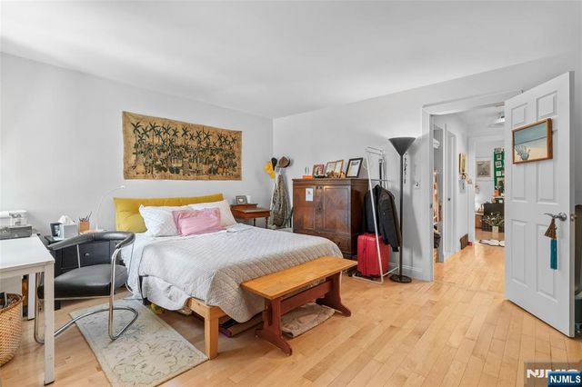 2330 5th Street 8, Fort Lee, NJ 07024
