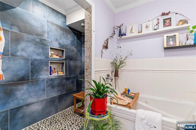 2330 5th Street 8, Fort Lee, NJ 07024