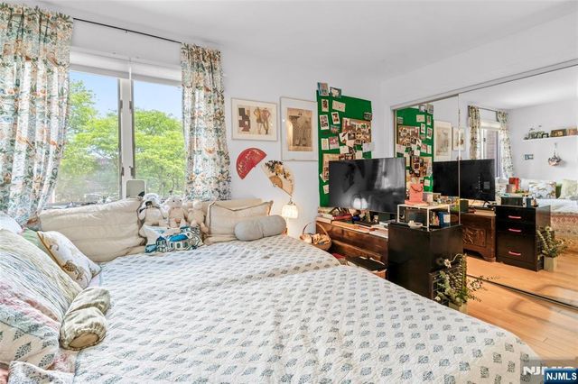 2330 5th Street 8, Fort Lee, NJ 07024