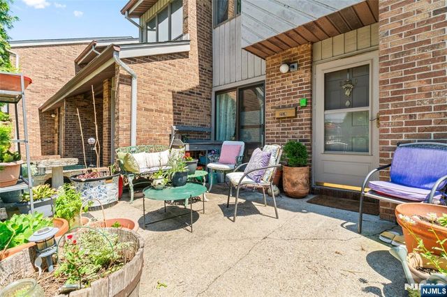 2330 5th Street 8, Fort Lee, NJ 07024