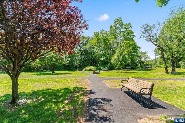 2330 5th Street 8, Fort Lee, NJ 07024
